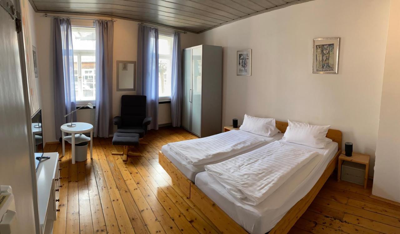 Gasthaus Zur Sonne Rhodt unter Rietburg Esterno foto